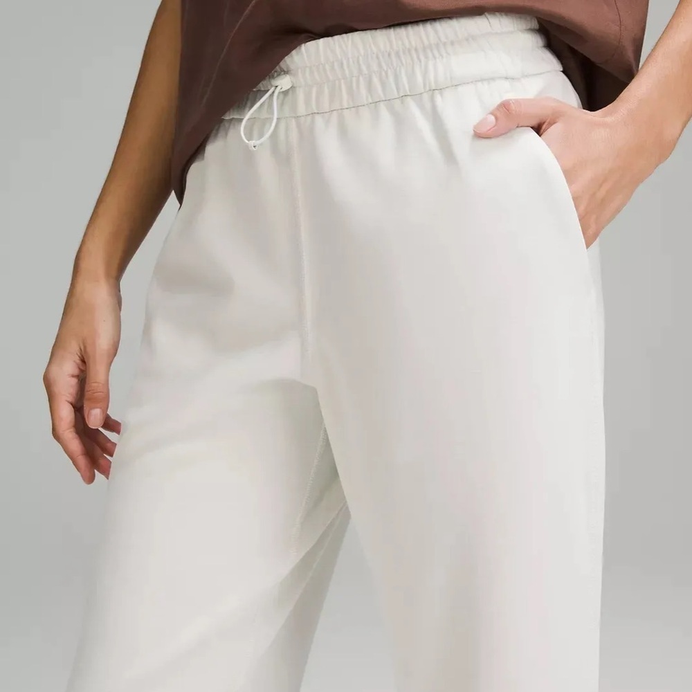 LULULEMON Softstreme High-Rise Straight-Leg Cropped 24” Length Bone Size 10 NEW - Picture 14 of 15
